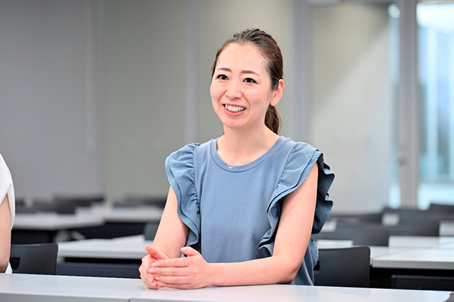 社会人として大学院で学ぶ意義と楽しさとは？政策学研究科在学生4名による座談会