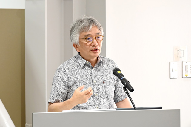 公表を行う内田恭彦教授