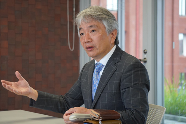 内田 恭彦教授